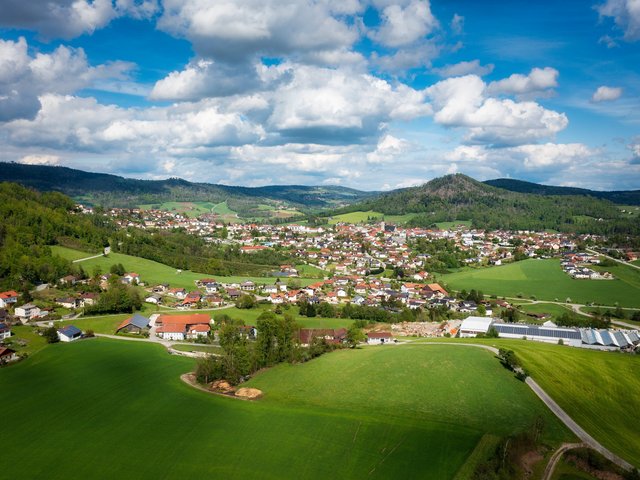 Blick von oben auf Hauzenberg 