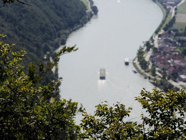 Blick auf die Donau nach Österreich Engelhartszell 