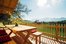 Landschaft Panorama Aussicht vom Balkon des Baumhaus am Talerhof in Samerberg Oberbayern